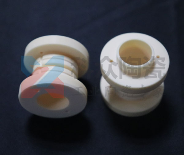 剛玉陶瓷坩堝的特點(diǎn)和注意事項(xiàng)(圖)