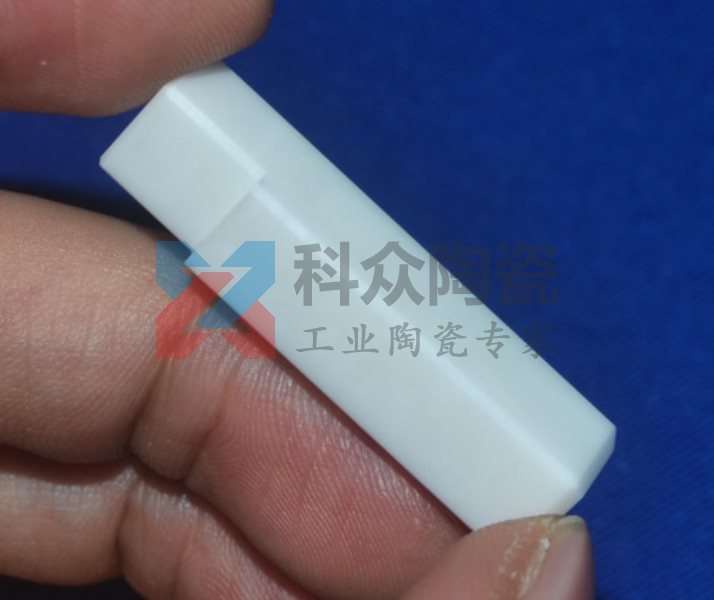 氧化鋯陶瓷在工業(yè)上會(huì)逐漸取代氧化鋁陶瓷嗎？